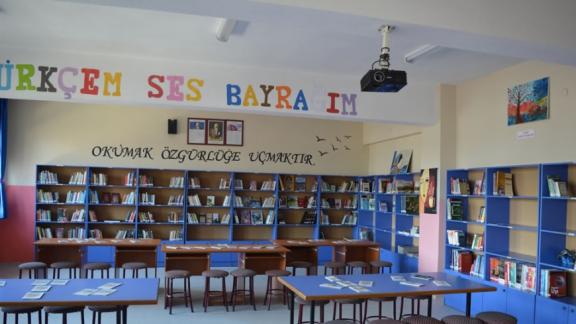 Eğitime Destek - Nejat İşcan´dan 98. Kütüphane Cumhuriyet Ortaokula açıldı. 