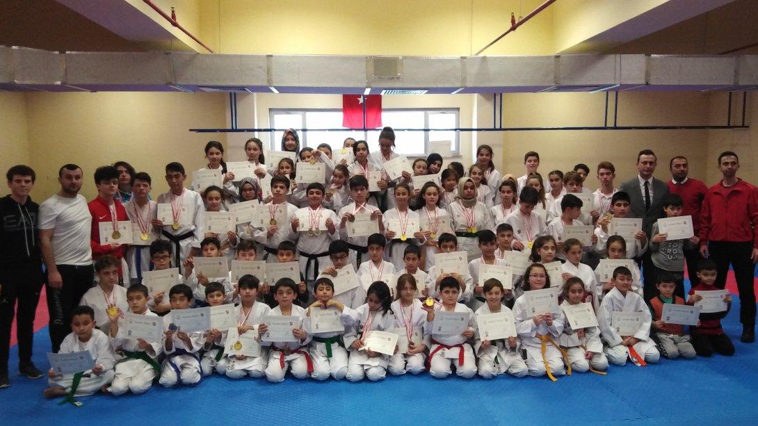 Okullar arası Karate İl Şampiyonasına Osmaneli Damgasını Vurdu.
