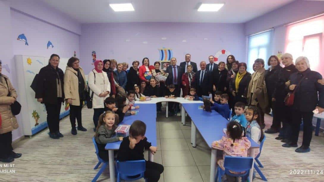 Türk Kadınlar Birliği Derneği Bilecik Şubesi ve Dernek Üyesi Av. Sayın Semra ARIKAN tarafından Balaban İlkokulumuzun anasınıfı donatılarak hizmete açıldı.